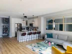 Modern 3 story Townhouse in a great location!